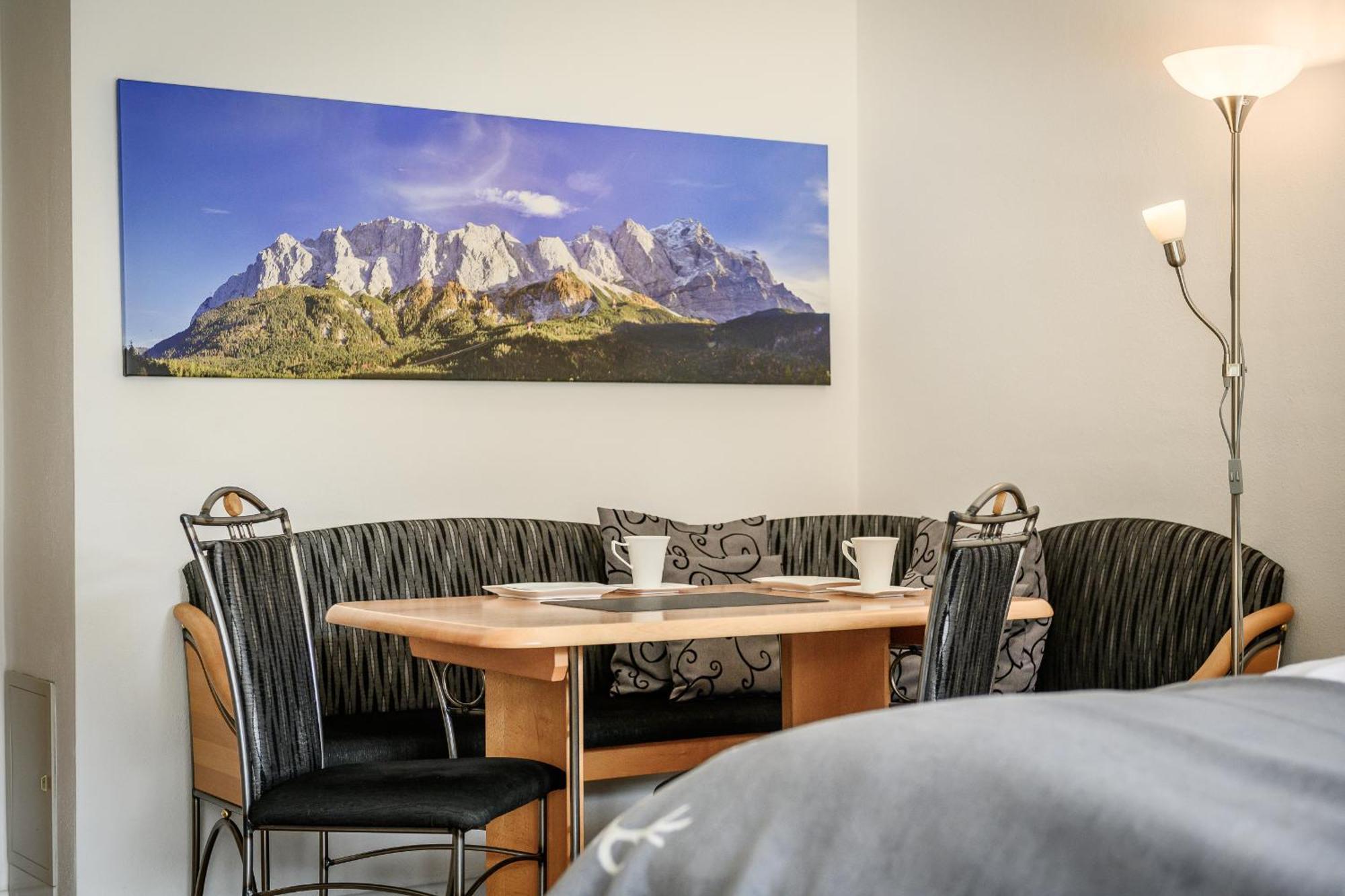 Ferienwohnung Sonnenstrahl Garmisch-Partenkirchen Exterior foto